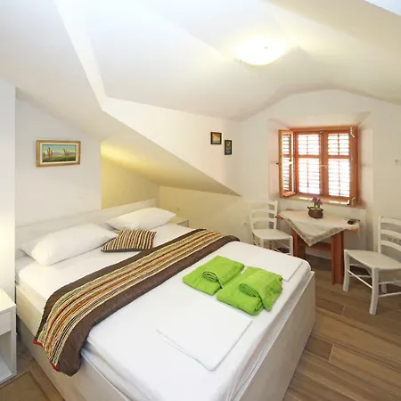 Apartment Hortenzia House 2 Delux